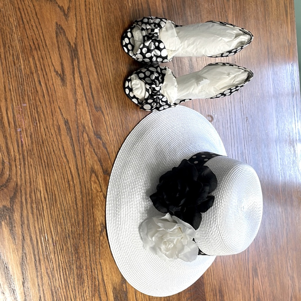 Caparros dress shoes with Jaclyn Smith hat